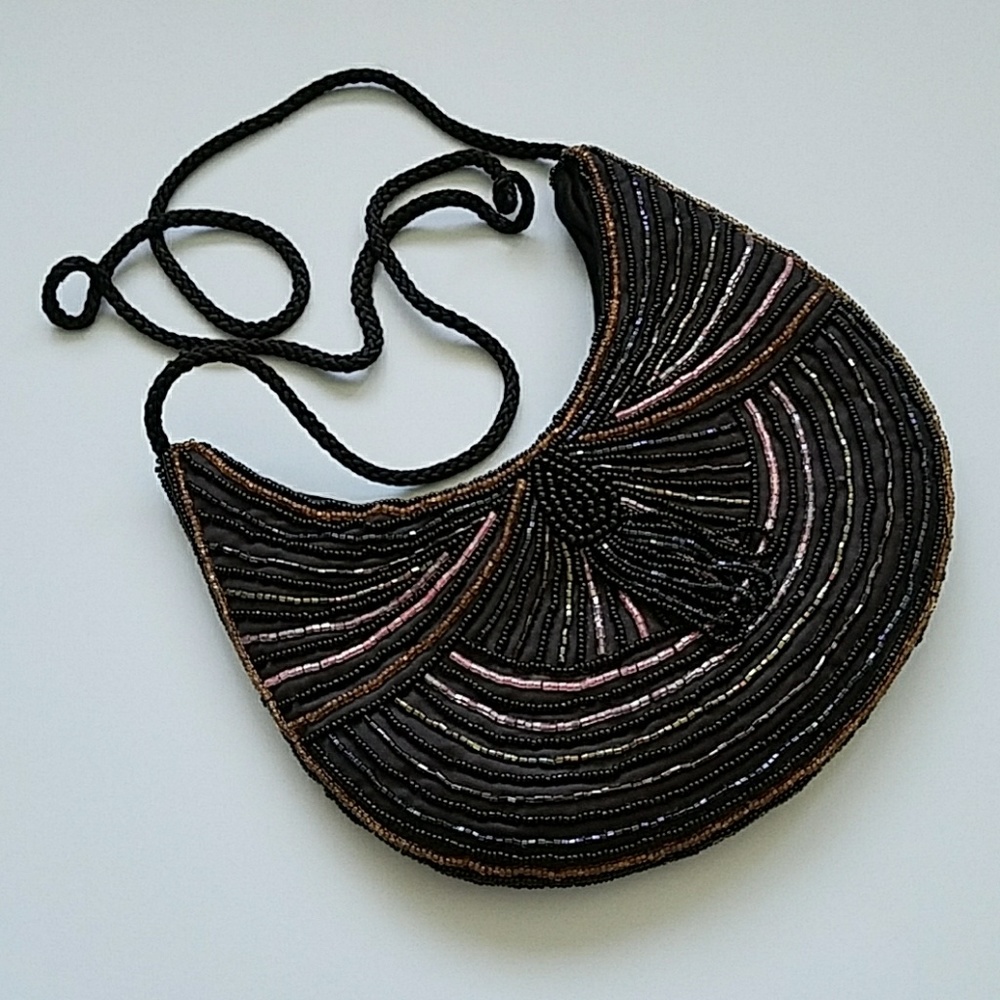 💥SALE💥BLACK KIDNEY SHAPED BEADED  EVENING BAG